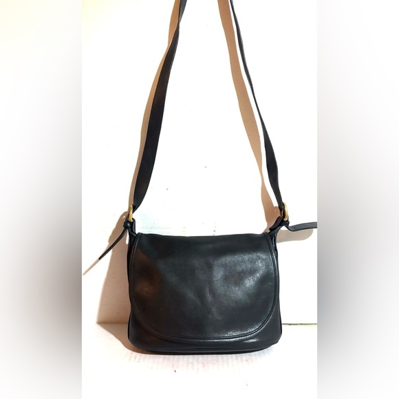 Coach #M5C4150 vintage Black Leather Crossbody Bag - Picture 1 of 9